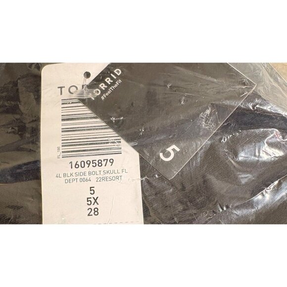 Torrid +5 Black Stretch Waist Skull Graphic Down Sides Cotton Premium Leggings - Picture 6 of 6